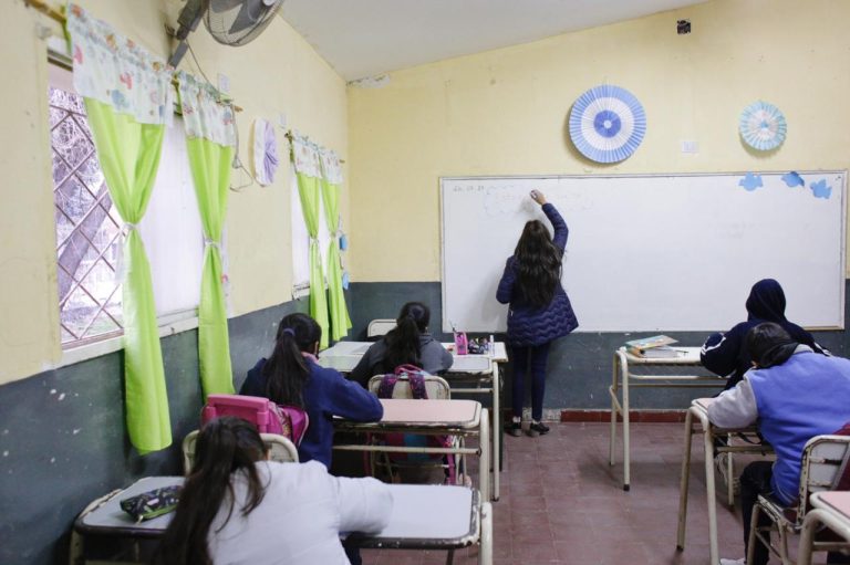 Niveles medio, superior y escuelas técnicas no dictan clases