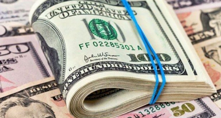 El dólar “blue” bajó $2 casi en el cierre de la semana