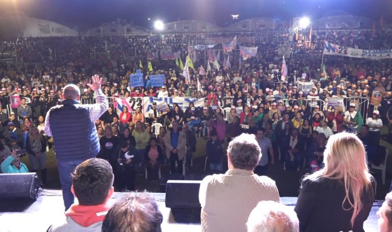 Manzur acompañó al espacio Proyecto Tucumán en Lules en el cierre de campaña