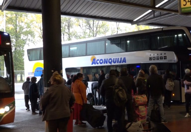 Gran movimiento turístico durante el fin de semana largo en la terminal