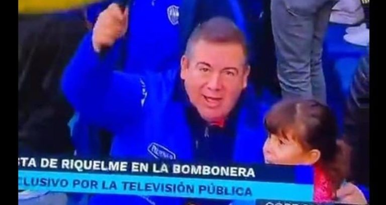 Hinchas de Atlético indignados con un dirigente que asistió a la despedida de Riquelme