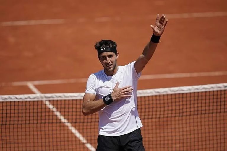 Roland Garros: Etcheverry se metió entre los mejores 8 del torneo