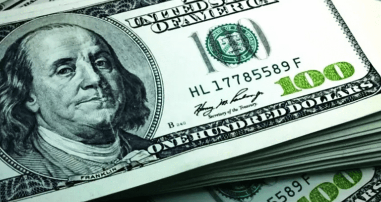 El dólar “blue” arrancó la semana con un leve aumento