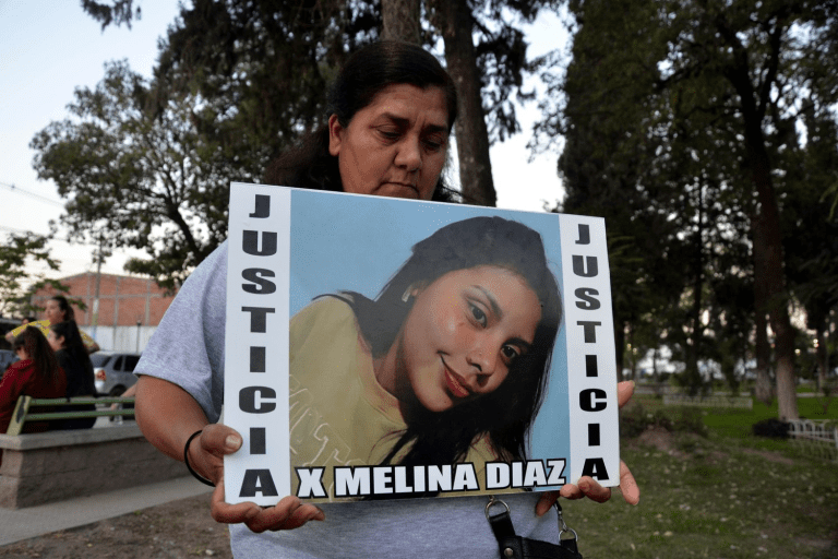 La fiscalía, peritos de parte y la familia sostienen que la muerte de Melina fue un femicidio