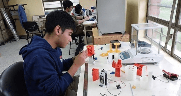 Alumnos/as del Técnico de Aguilares de la UNT ganaron la competencia CANSAT Argentina 2023