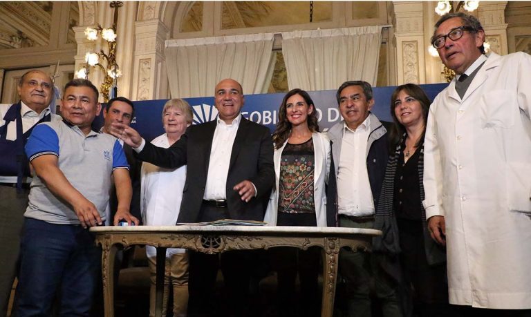 Gremios de la Salud firmaron con el Gobierno un incremento del 45% hasta octubre