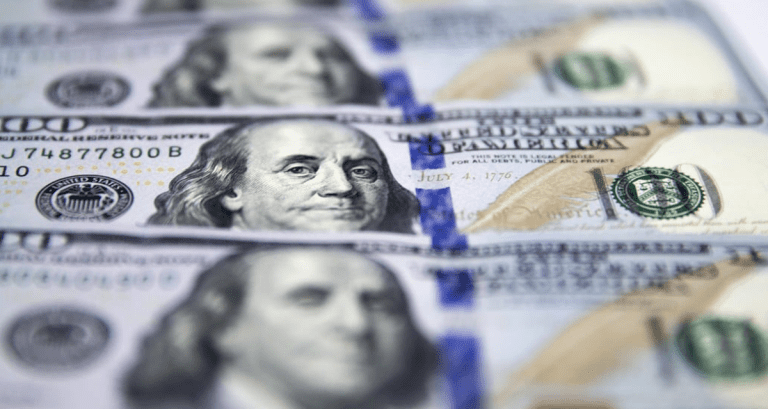 El dólar “blue” bajó $40 en el cierre de la semana