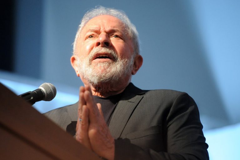 Lula dijo que «Argentina está presa del FMI por un acuerdo firmado con Macri»