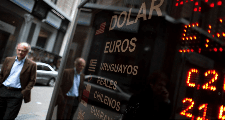 Los efectos económicos de las PASO: suben el dólar minorista y la tasa de plazo fijo