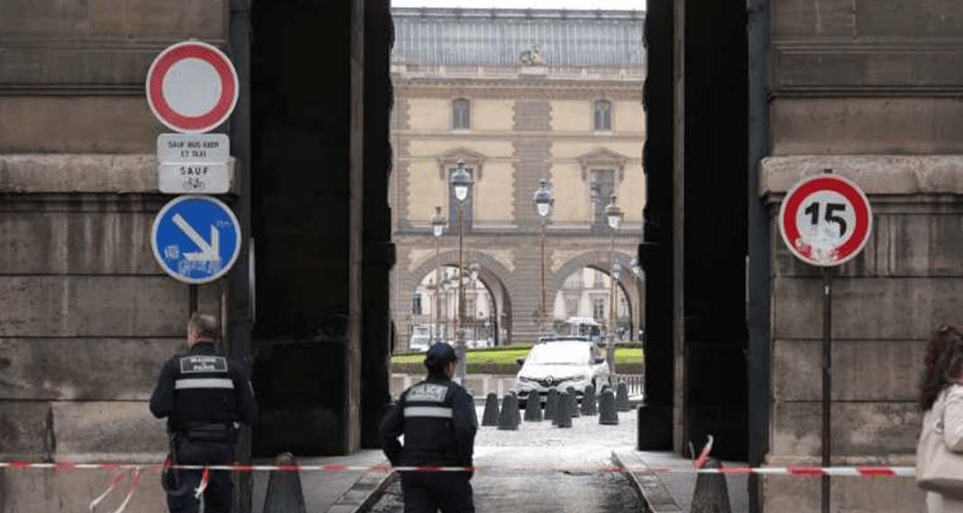 Francia: desalojan el Louvre y Versalles por amenazas de bomba