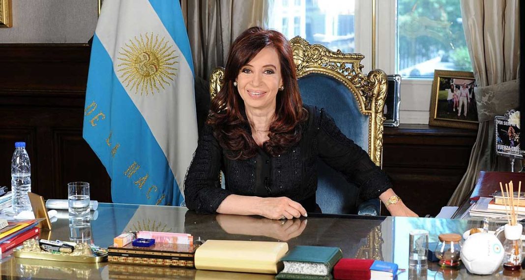 Alimentos retenidos: dura respuesta de CFK a Milei