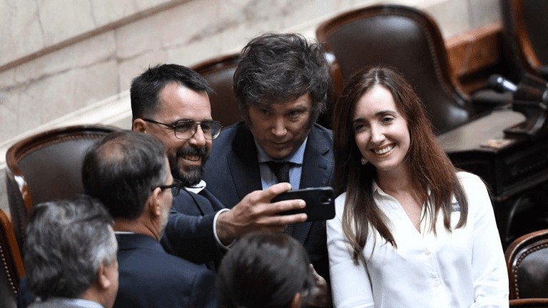 La Asamblea Legislativa proclamó la fórmula presidencial de Javier Milei y Victoria Villarruel