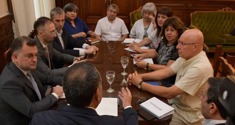 Revisión paritaria: el Gobierno se reunió con los gremios de la salud