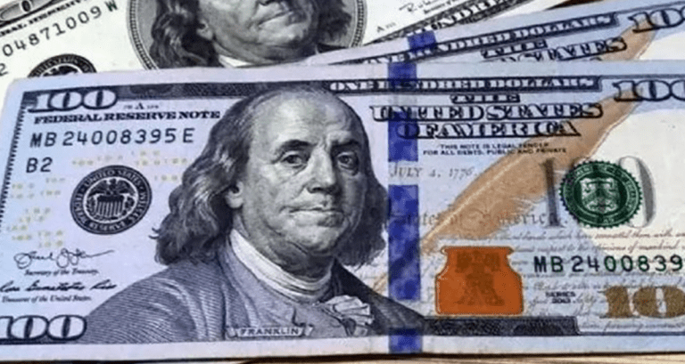 El dólar “blue” retrocede en el inicio de la semana 