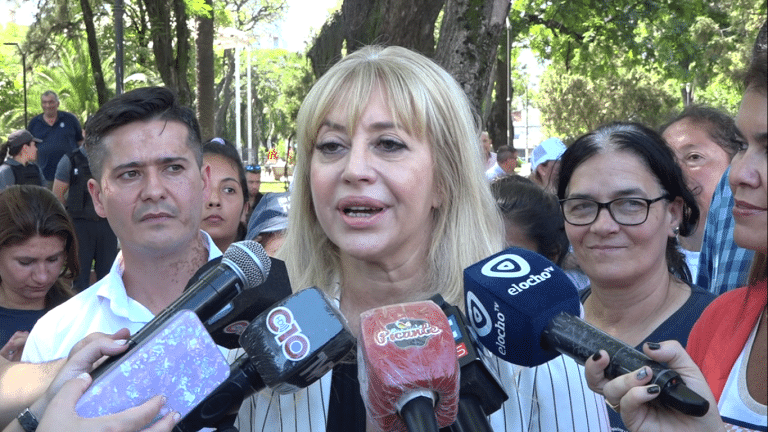 Chahla justificó la baja de contratos y denunció amenazas de muerte