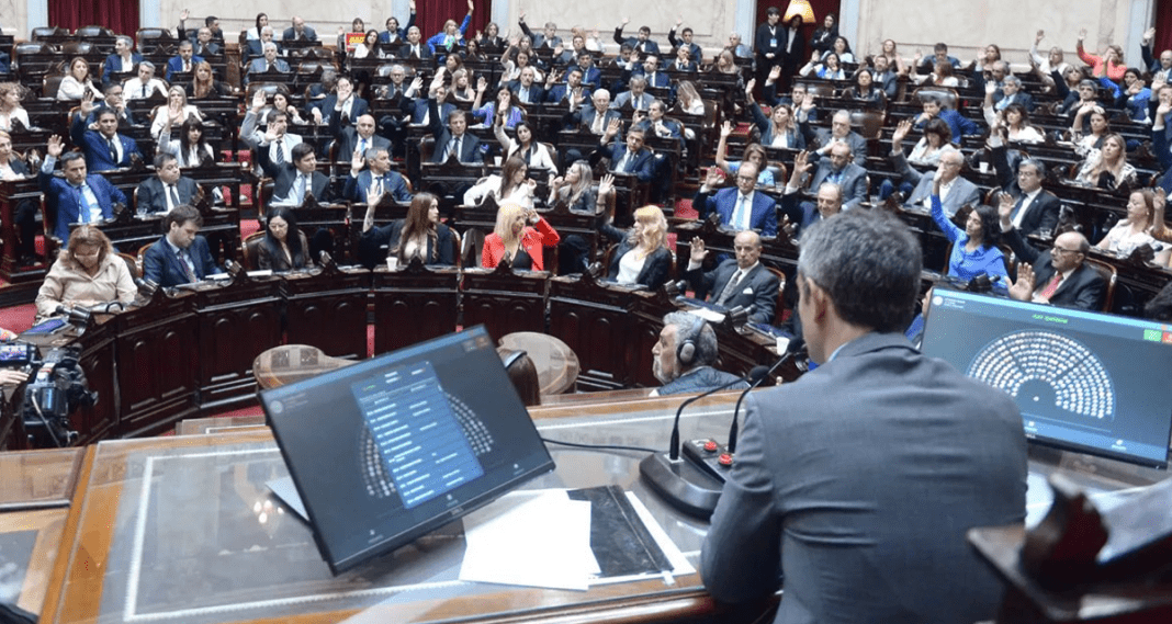 Milei convocó a sesiones extraordinarias en el Congreso antes de fin de año