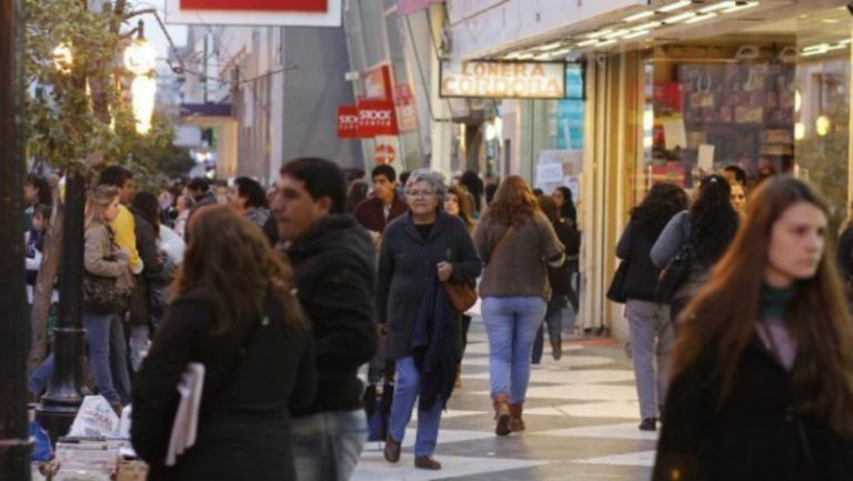 Las ventas en los comercios tucumanos cayó un 30% en diciembre