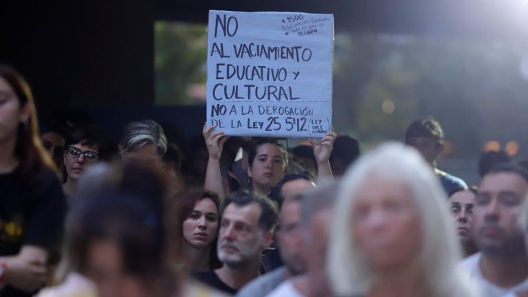 Charly, Fito, Leonardo Sbaraglia y más de 20.000 firmas en defensa de la cultura