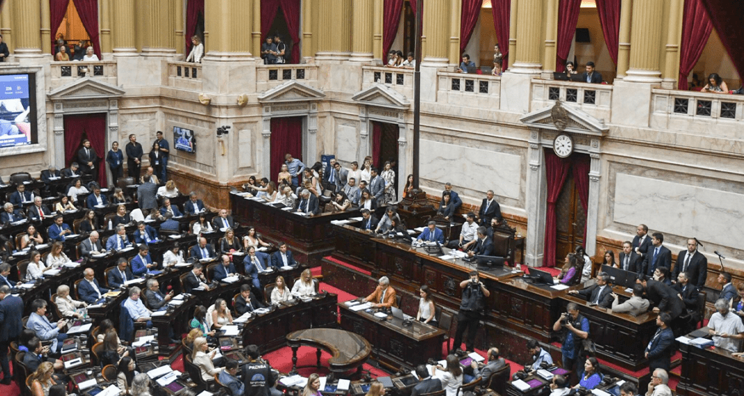 Se pasó a un cuarto intermedio en el debate de la Ley Bases