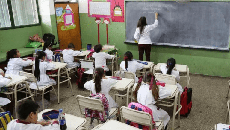 Se implementará la jornada completa en más de 70 escuelas tucumanas