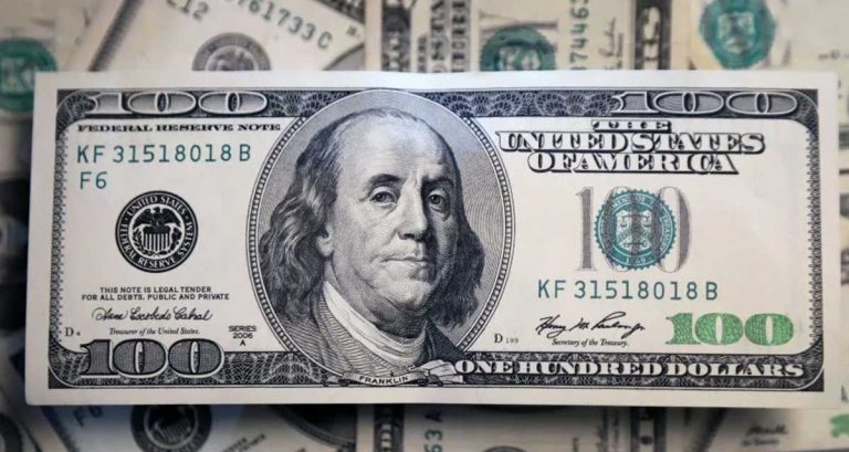 El dólar “blue” vuelve a retroceder casi en el cierre de la semana