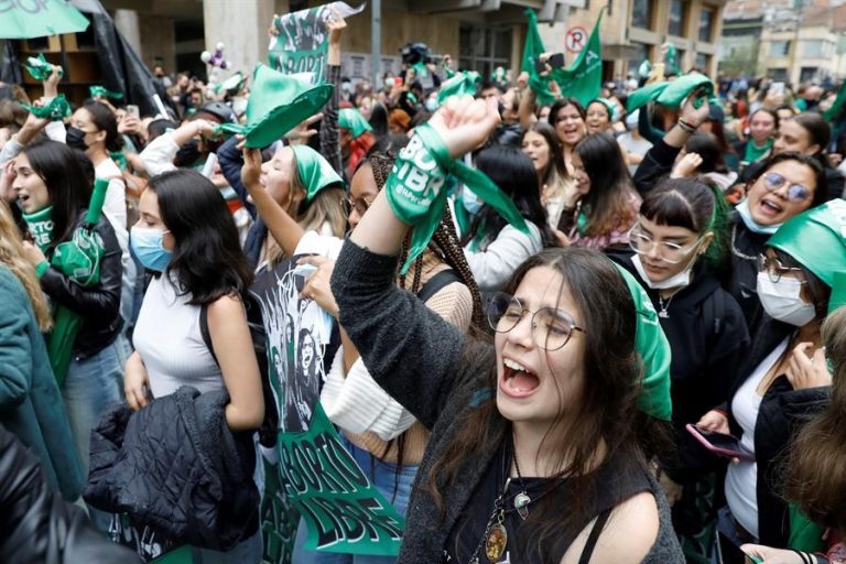 Diputados oficialistas presentaron un proyecto para derogar la ley del aborto