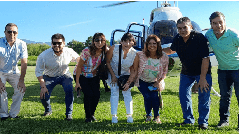 Trasladaron en helicóptero a docentes para el inicio de clases