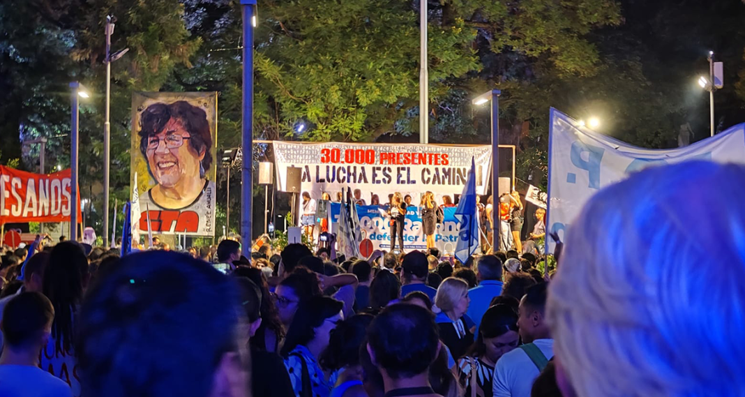 Tucumán levantó las banderas del Nunca Más en una contundente marcha 