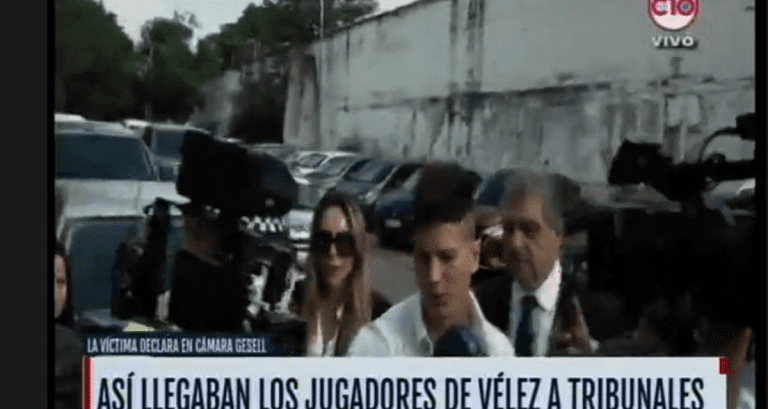 Canal 10 en vivo: así llegaban los jugadores de Vélez a tribunales