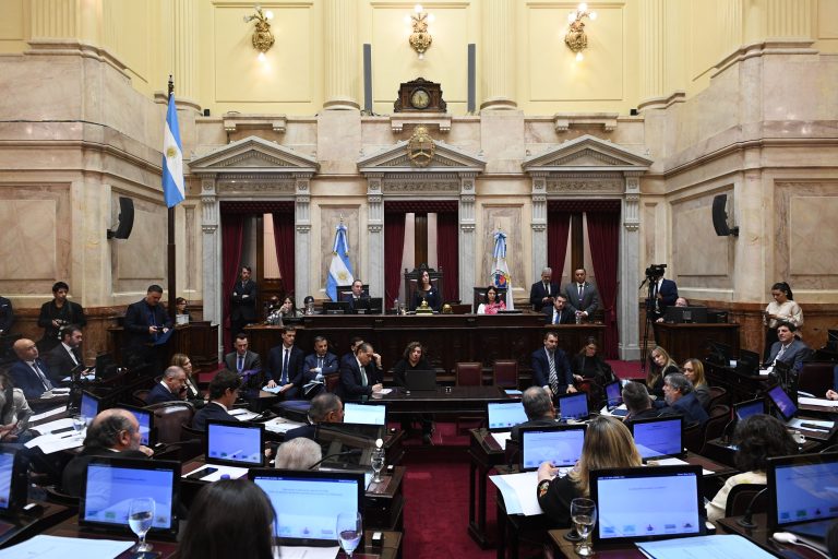 Los senadores aprobaron un aumento en sus dietas sin debate