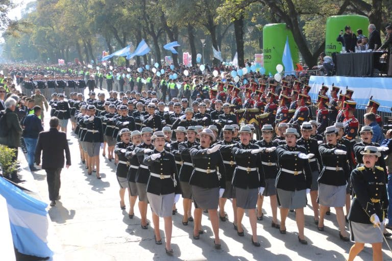 Vuelve el desfile militar del 9 de Julio, aunque no será en Tucumán