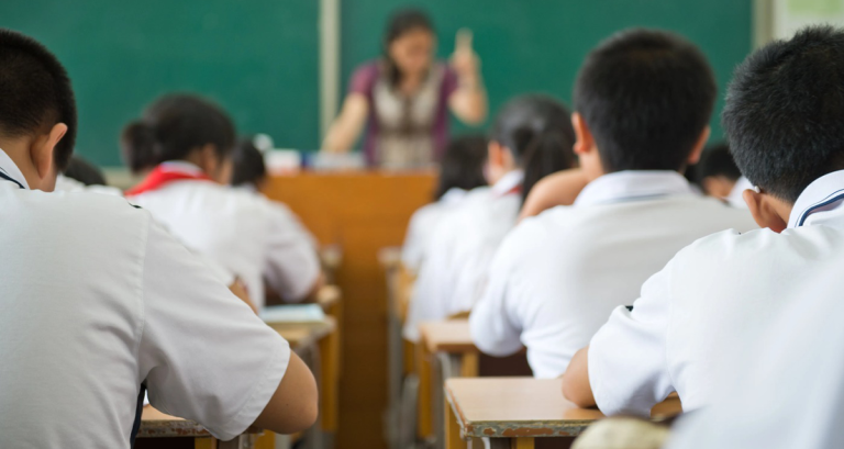 Extienden el Incentivo Docente y la Conectividad a colegios privados y parroquiales