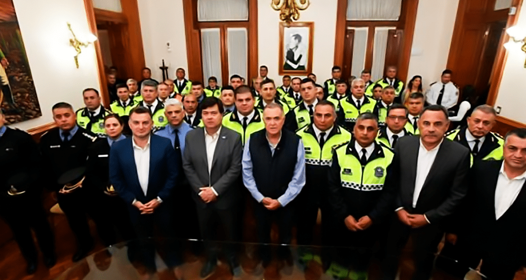 Jaldo formalizó la recomposición salarial con las Fuerzas de Seguridad