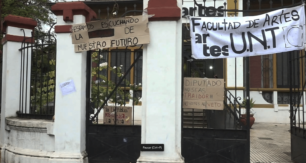 Crecen las tomas de facultades en el país y Tucumán no es la excepción