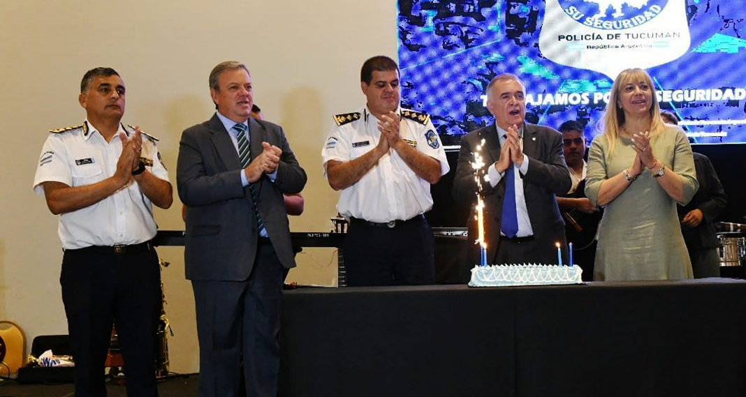 Jaldo homenajeó a la Policía de Tucumán en un nuevo aniversario