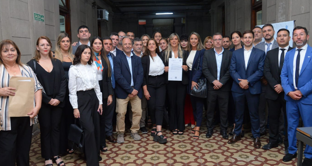 La Fiscalía de Estado entregó certificados de personería jurídica a fundaciones 