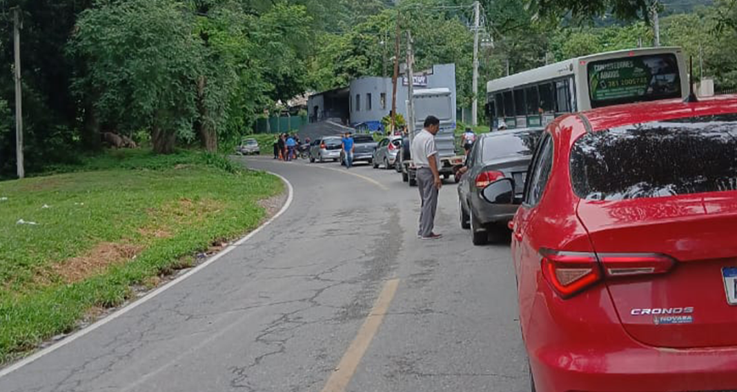 Grave accidente en El Corte: un auto cayó al precipicio 